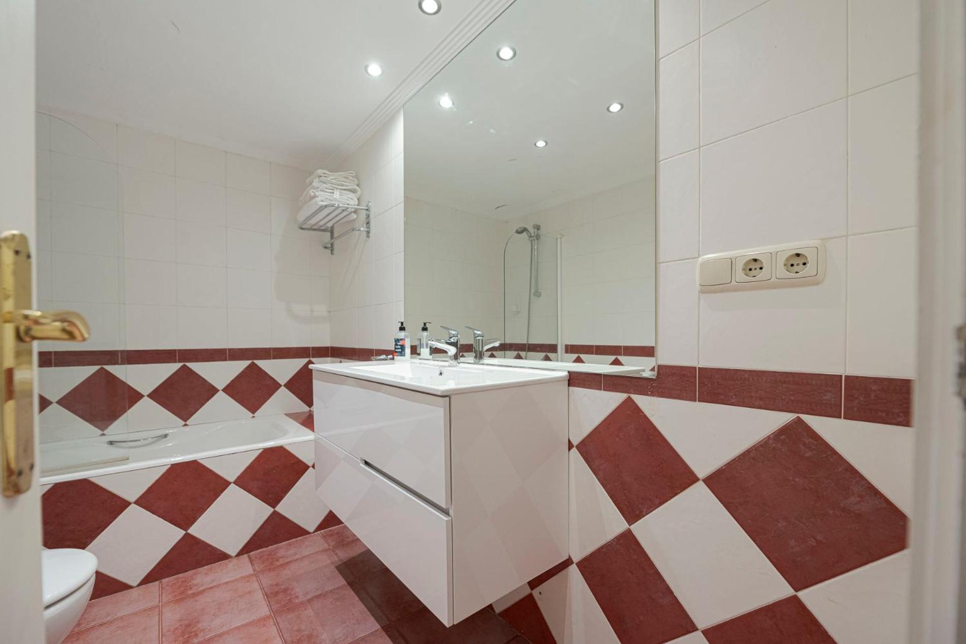 Apartamento Victoria En El Centro De サン・セバスティアン エクステリア 写真